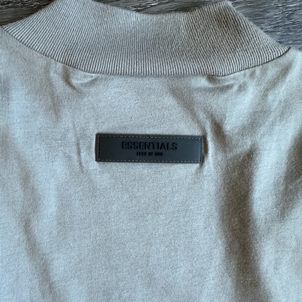 Fear of God Essentials Desert Taupe Logo Long Sleeve Tee NWT XXS - Picture 10 of 10